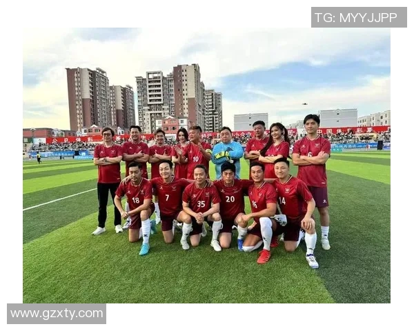 帅气足球明星的魅力与风采：他们如何在绿茵场上闪耀光芒